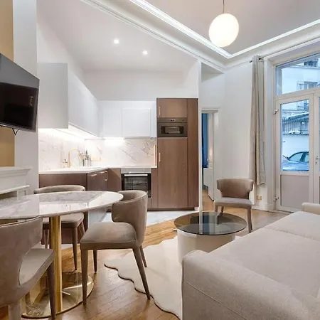 Mykeypers Luxury Parisian Flat - Heart Of Appartamento